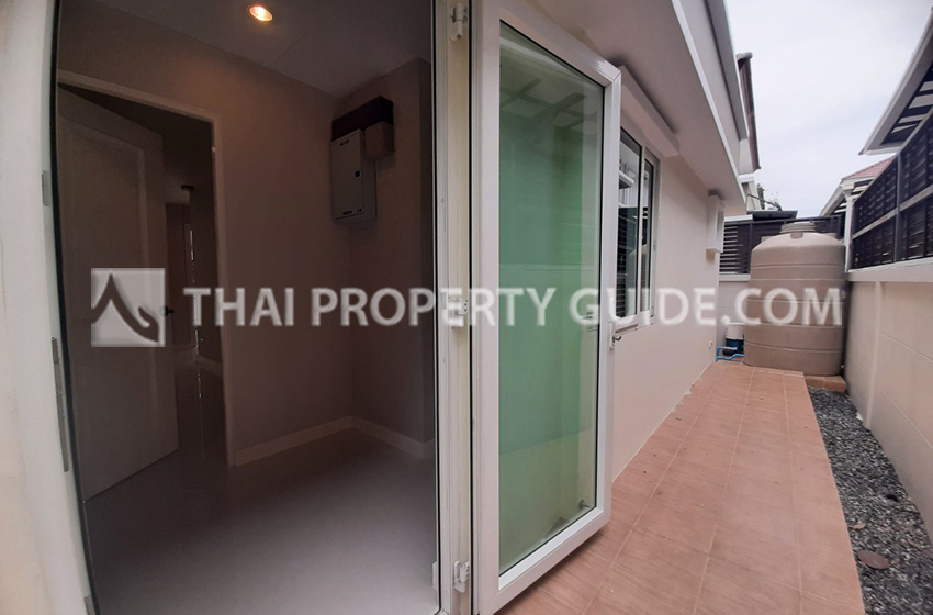 House with Shared Pool in Sukhumvit 